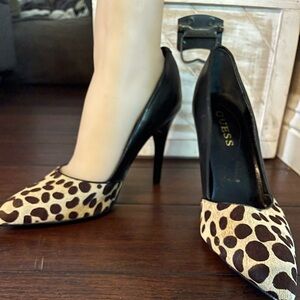 Guess leather pumps